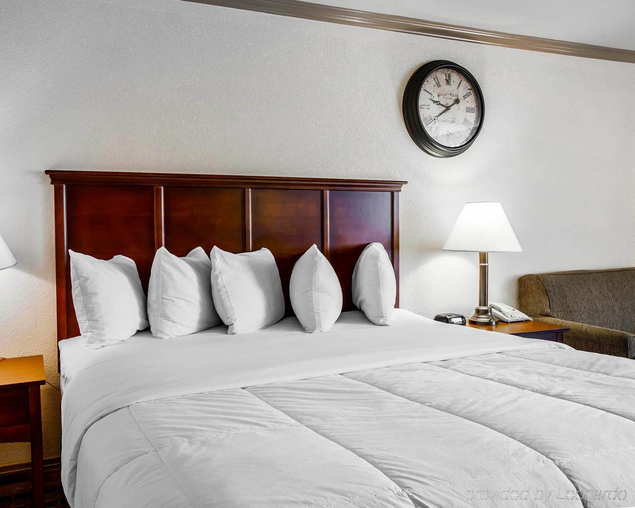 Ramada By Wyndham Birmingham Airport Hotel Exterior photo