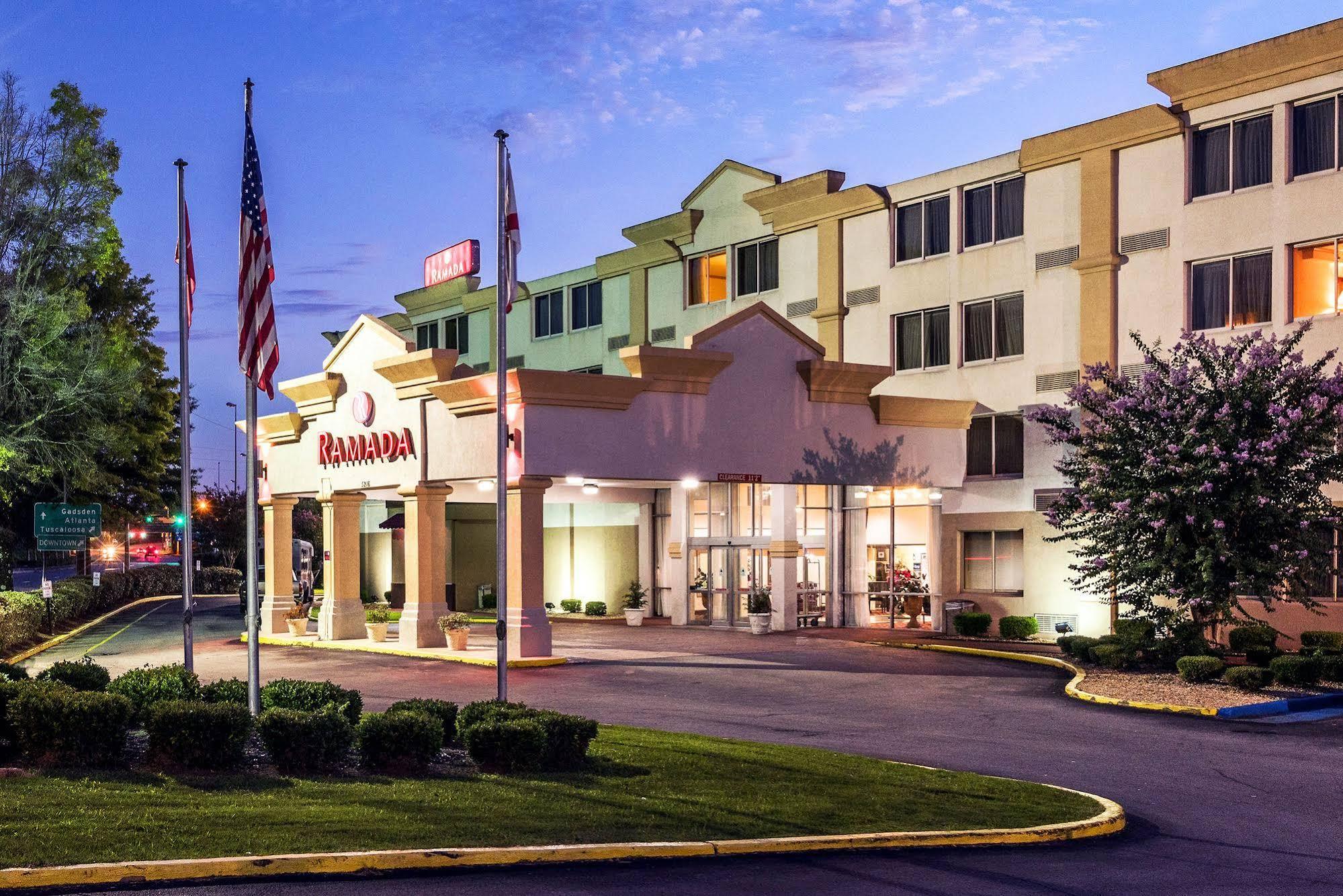 Ramada By Wyndham Birmingham Airport Hotel Exterior photo