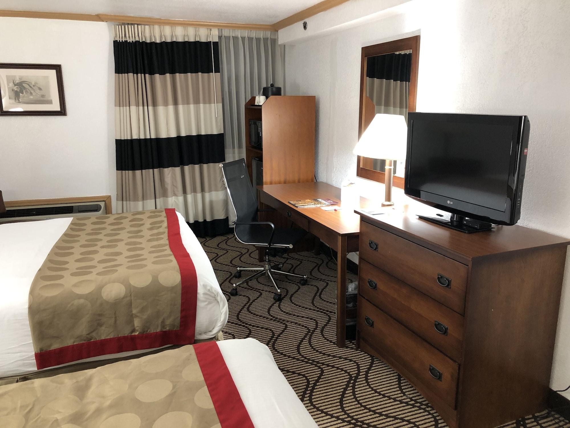 Ramada By Wyndham Birmingham Airport Hotel Exterior photo