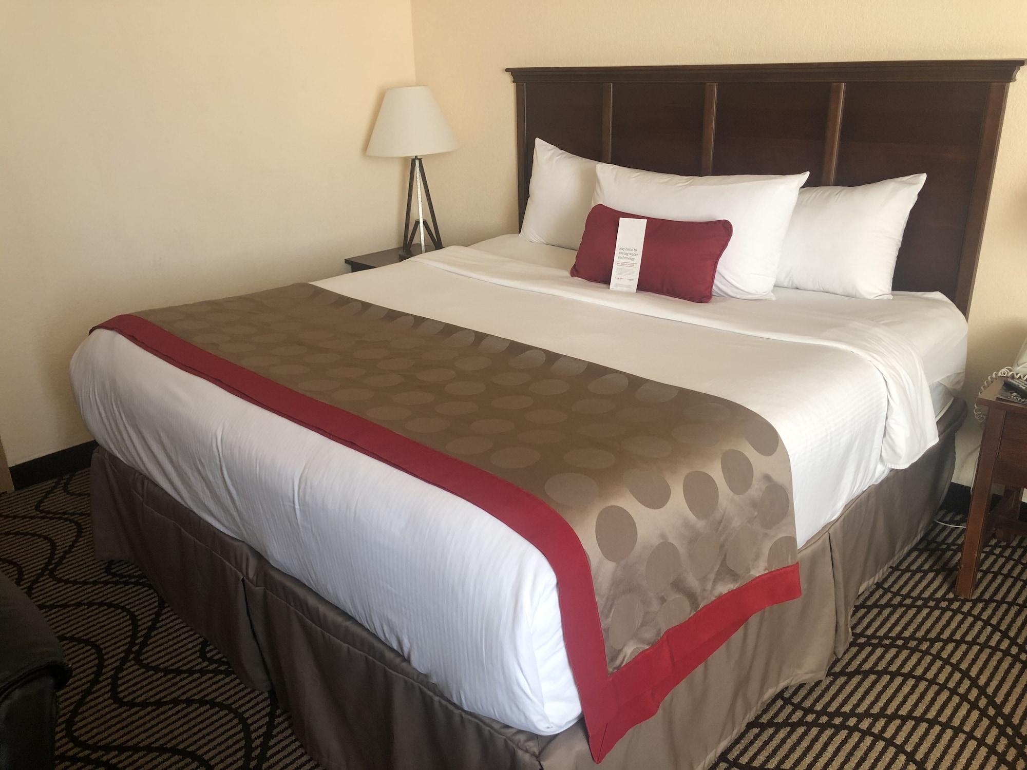 Ramada By Wyndham Birmingham Airport Hotel Exterior photo