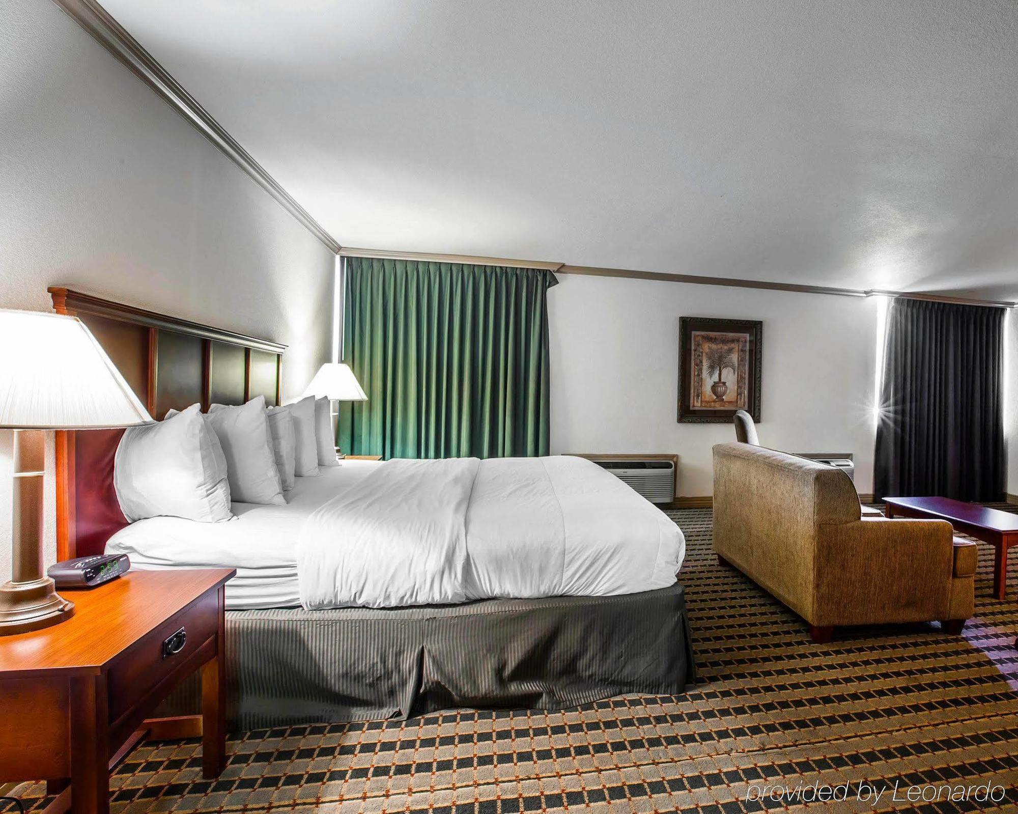 Ramada By Wyndham Birmingham Airport Hotel Exterior photo