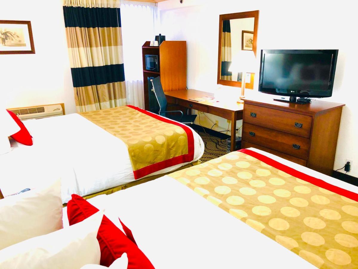 Ramada By Wyndham Birmingham Airport Hotel Exterior photo